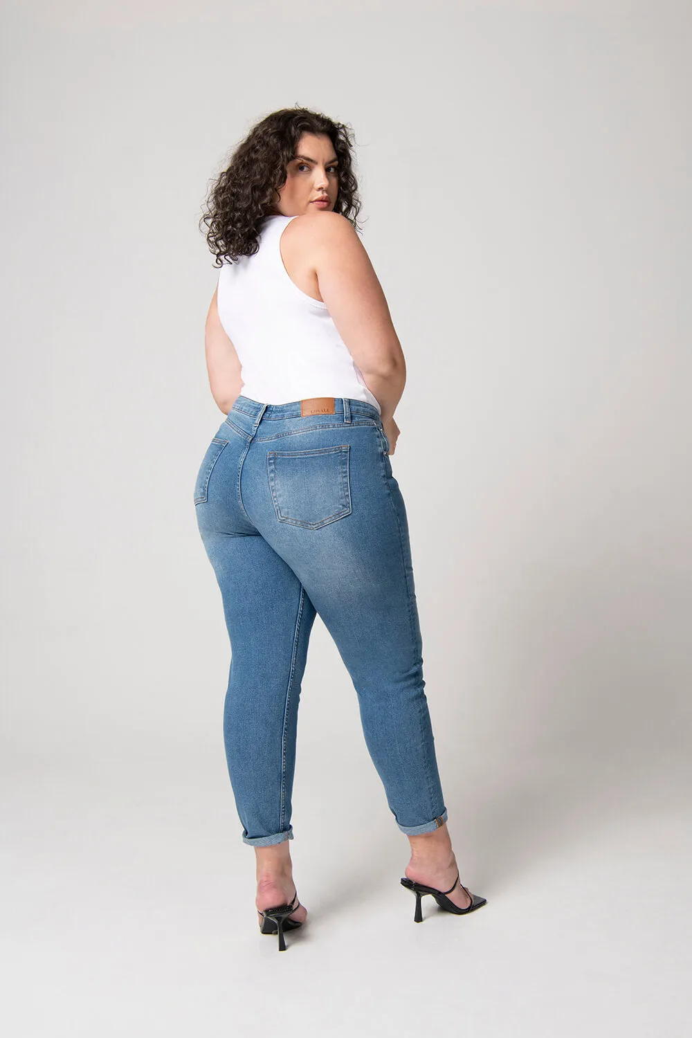 Curve Slim Fit Mom Jeans - Mid Blue