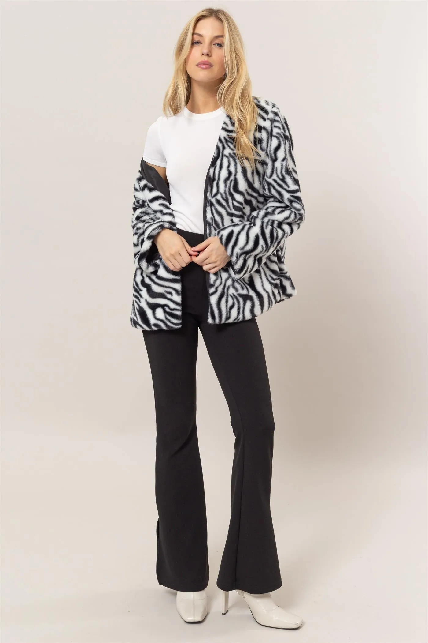 HF25C054-Animal Pattern Faux Fur Jacket