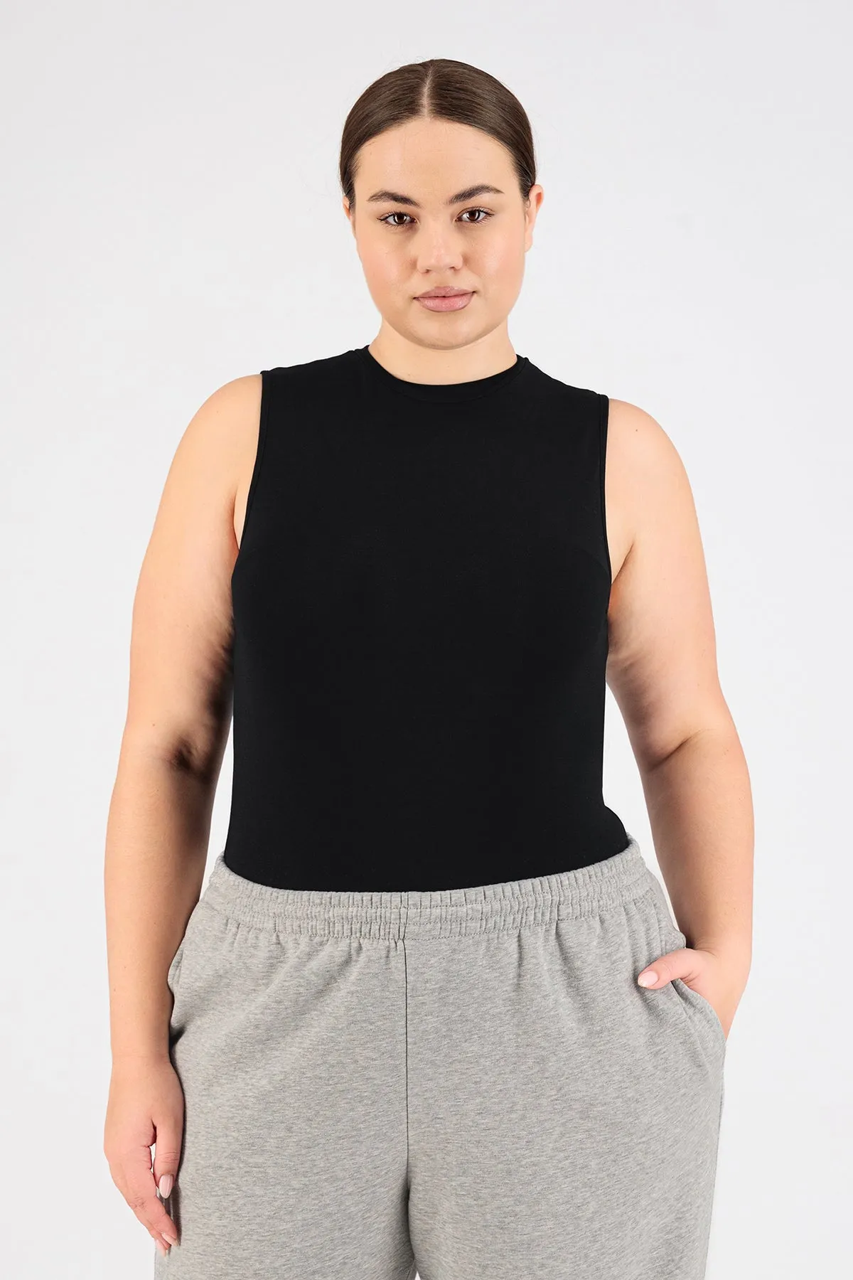 Sleeveless Layer - Black