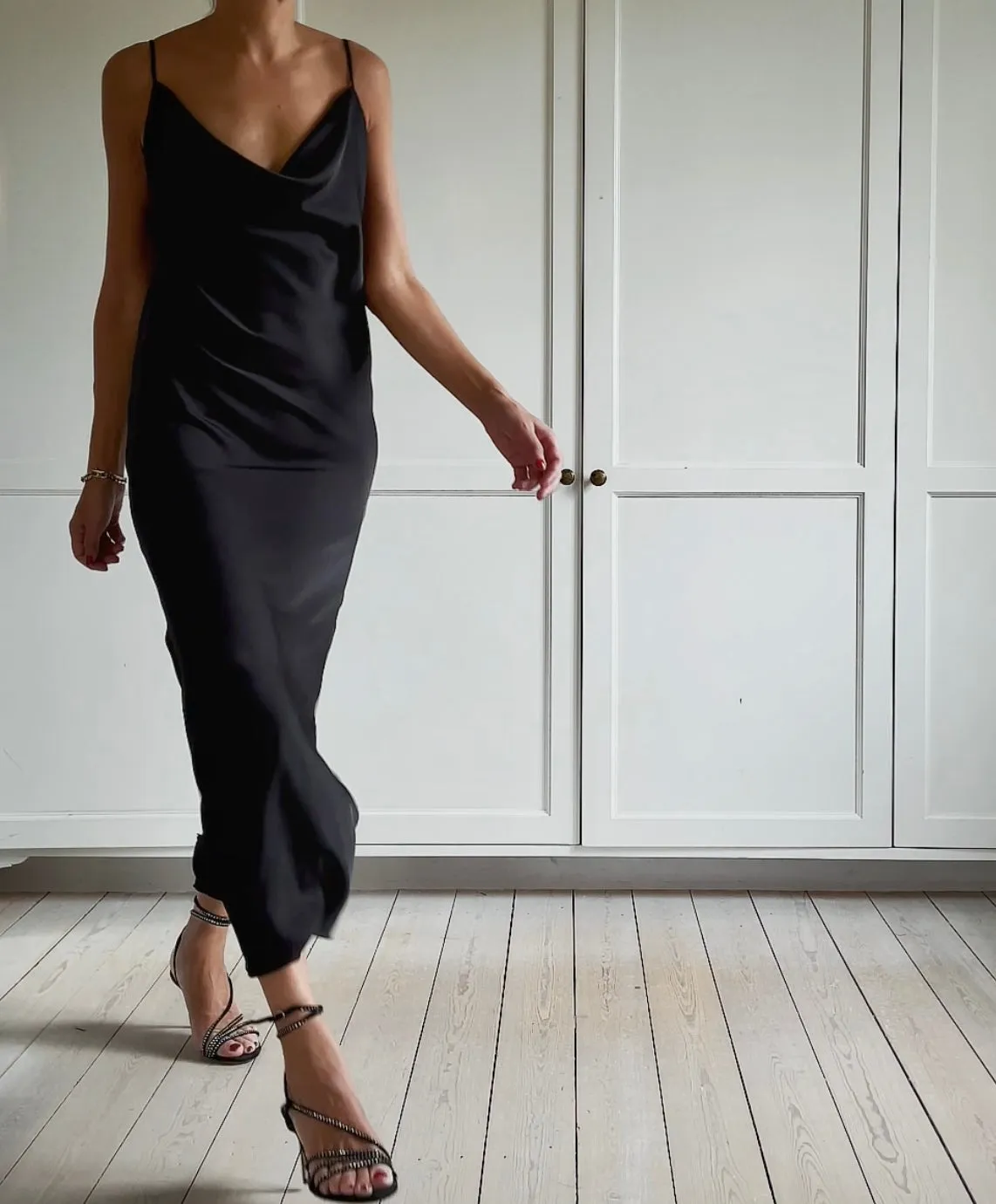 SLIP DRESS - BLACK