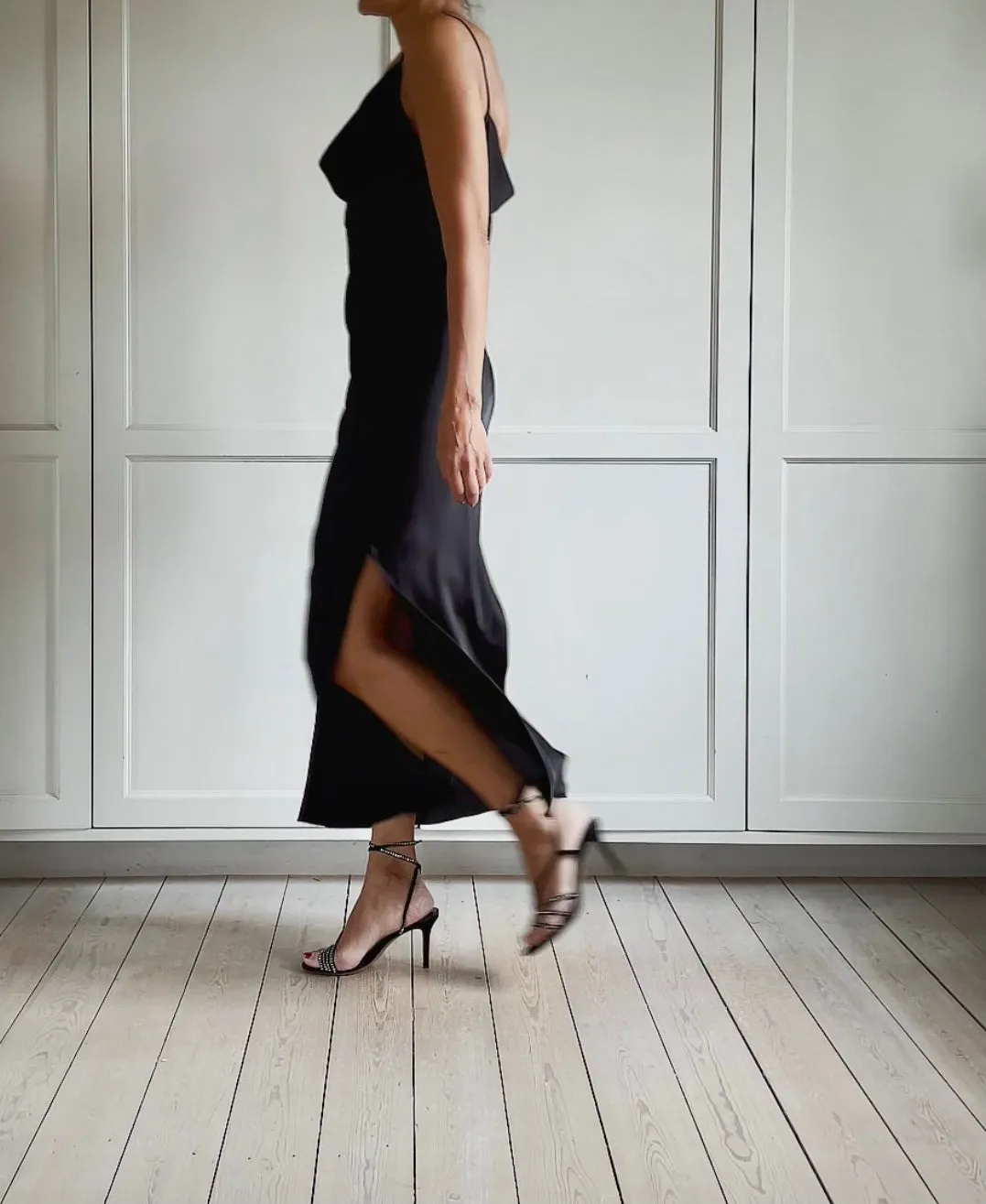 SLIP DRESS - BLACK